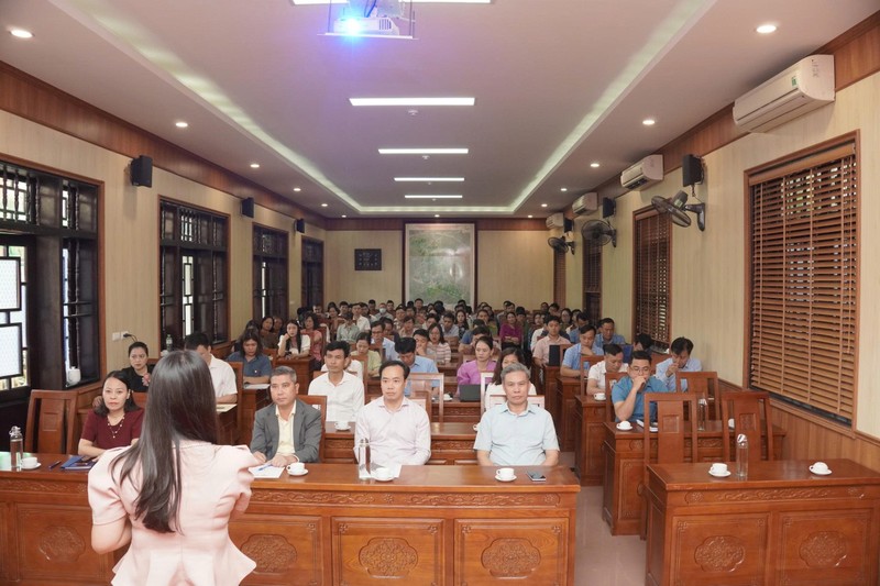 Toàn cảnh buổi Tập huấn z7122979935051_69235da6176daba83cfef46b3245112d.jpg