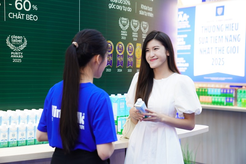 Vinamilk Green Farm cao đạm – dòng sản phẩm đầu tiên tại Việt Nam ứng dụng công nghệ siêu vi lọc – được Brand Finance đưa ra như một ví dụ điển hình về xu hướng đổi mới sản phẩm tại khu vực (Ảnh: Minh Anh). HINH 3.jpg