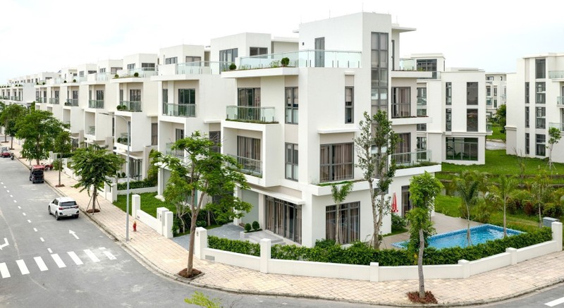 Pháp lý vững vàng, sổ hồng sở hữu lâu dài giúp Ruby Coastal City trở thành tài sản truyền đời khẳng định vị thế sống thịnh vượng và trường tồn theo thời gian. 03 Pháp lý vững vàng, sổ hồng sở hữu lâu dài giúp Ruby Coastal City trở thành tài sản truyền đời khẳng định vị thế sống thịnh vượng và trường tồn theo thời gian..jpg