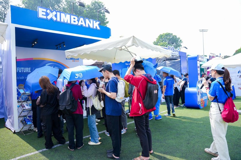 Eximbank lan tỏa hành trình số hóa tại Ngày hội Thẻ Việt Nam 2025 Eximbank lan tỏa hành trình số hóa tại Ngày hội Thẻ Việt Nam 2025