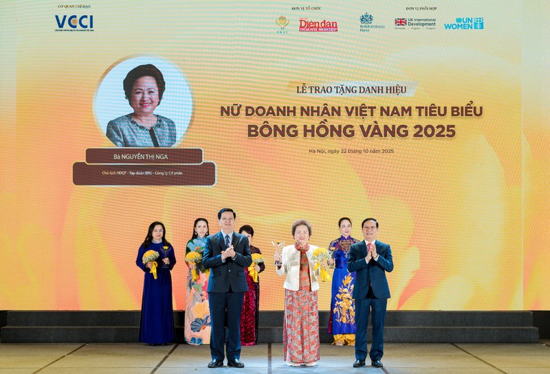 Madame Nguyễn Thị Nga, Chủ tịch Tập đoàn BRG lần thứ 6 vinh dự nhận danh hiệu TOP 10 “Nữ doanh nhân Việt Nam tiêu biểu – Bông hồng Vàng” 01 Madame Nguyễn Thị Nga - Chủ tịch Tập đoàn BRG lần thứ 6 vinh dự nhận danh hiệu TOP 10 “Nữ doanh nhân Việt Nam tiêu biểu – Bông hồng Vàng” (1).jpg