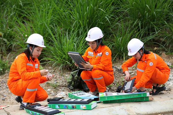 Thành công của phụ nữ EVNNPC có được nhờ sự đồng hành, sẻ chia của các đồng nghiệp nam – biểu tượng của tinh thần đoàn kết, nhân văn và bình đẳng giới trong toàn Tổng công ty picture6-17607948237451292114995.jpg
