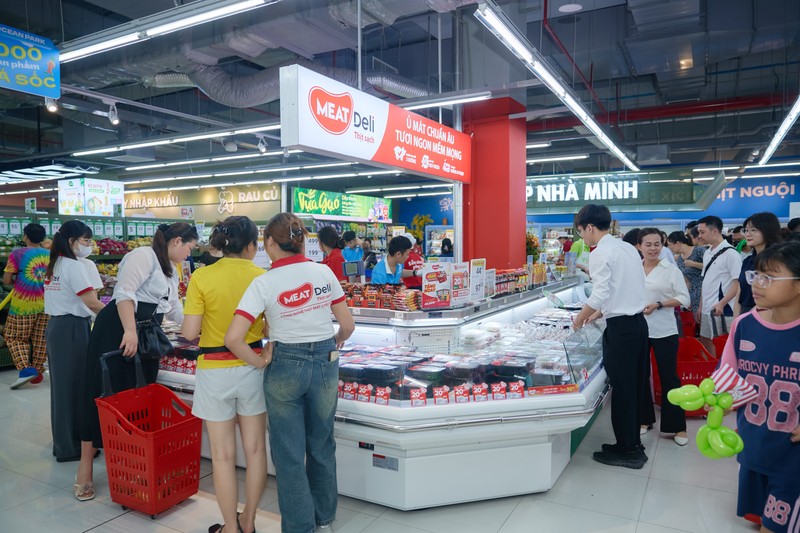 Quầy thịt tươi luôn thu hút đông đảo khách hàng Quầy thịt tươi luôn thu hút đông đảo khách hàng.jpg