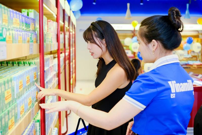 Vinamilk tăng trưởng doanh thu quý 3 tại thị trường trong nước nhờ tăng độ phủ cửa hàng; sản phẩm mới và đa dạng cách tiếp cận người tiêu dùng. Ảnh: Vi Nam KQKD Q3-01a.jpg