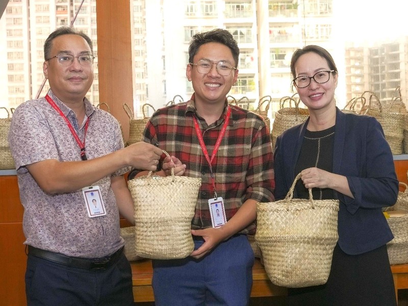 Những phần quà yêu thương không chỉ gửi đến phái đẹp mà còn tất cả CBCNV – NLĐ CQĐH trong các dịp đặc biệt