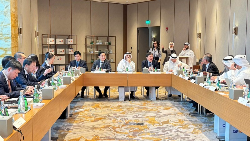 Tổng Giám đốc Petrovietnam Lê Ngọc Sơn làm việc với các bên góp vốn tại NSRP