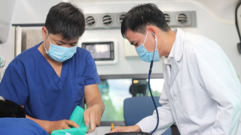 Kích hoạt cấp cứu ngoại viện trong đêm, cứu sống bệnh nhân nguy kịch trên đảo Phú Quốc