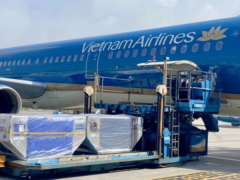 Vietnam Airlines Group (gồm Vietnam Airlines, Pacific Airlines và VASCO) tiếp tục triển khai chương trình vận chuyển miễn phí hàng cứu trợ đến các khu vực chịu thiệt hại nặng nề của mưa lũ miền Trung.jpg