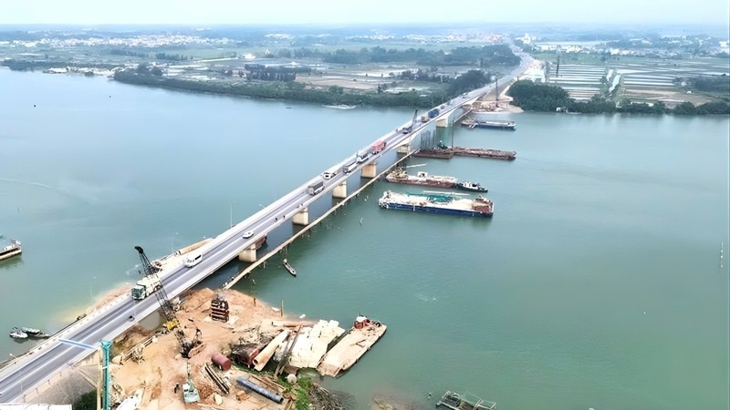 Tại miền Trung, cầu Gianh và cầu Quán Hàu thuộc Quảng Bình cũng lựa chọn cáp dự ứng lực Hòa Phát