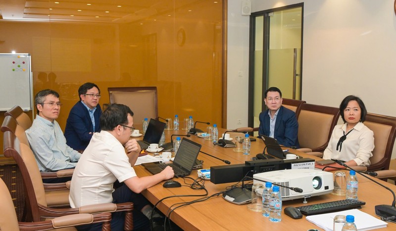 Đồng chí Phạm Tuấn Anh, Ủy viên Ban Chấp hành Đảng bộ, Thành viên HĐTV Petrovietnam sinh hoạt tại Chi bộ Ban Chiến lược.