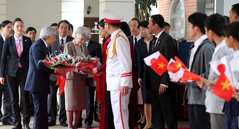 Đức vua Nhật Bản Akihito và Hoàng hậu đang có chuyến thăm Việt Nam