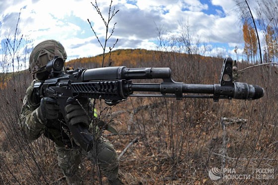 Một binh sĩ trong cuộc tập trận chiến thuật đặc nhiệm Relief-2017 ở vùng Ngoại Baikal