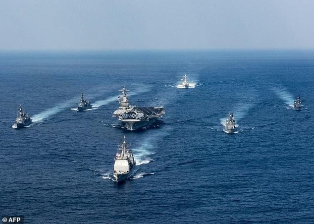 Cụm tác chiến tàu sân bay USS Carl Vinson