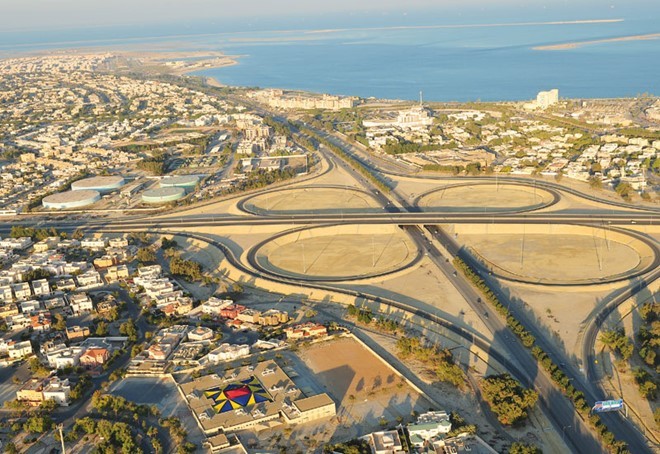 Jubail II- Chi phí: 11 tỷ USD Thành phố công nghiệp Jubail II tại Arab Saudi được xây dựng vào giữa thập niên 70 của thế kỷ trước. Giai đoạn hai của dự án này bắt đầu vào năm 2014. Khi hoàn thành vào năm 2024, Jubail II sẽ có 100 nhà máy, một trong những nhà máy khử muối lớn nhất thế giới, một nhà máy lọc dầu quy mô 350.000 thùng/ngày cùng nhiều km đường bộ và đường sắt. Ảnh:Constructionweekonline.