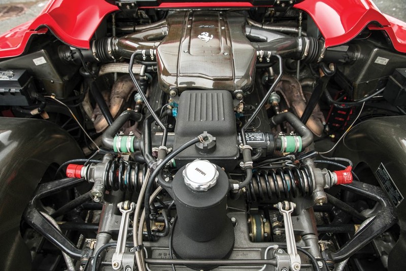 Xe được bán kèm giấy chứng nhận Ferrari Classiche xác nhận số thứ tự của nó. Ống xả độ hiệu Tubi, tăng uy lực cho khối động cơ V12, 4.7 lít hút khí tự nhiên. Xe được bán kèm giấy chứng nhận Ferrari Classiche xác nhận số thứ tự của nó. Ống xả độ hiệu Tubi, tăng uy lực cho khối động cơ V12, 4.7 lít hút khí tự nhiên.