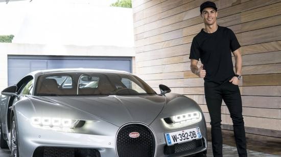 CR7 đã được Bugatti được lựa cọn để lái thử chiếc siêu xe Chiron