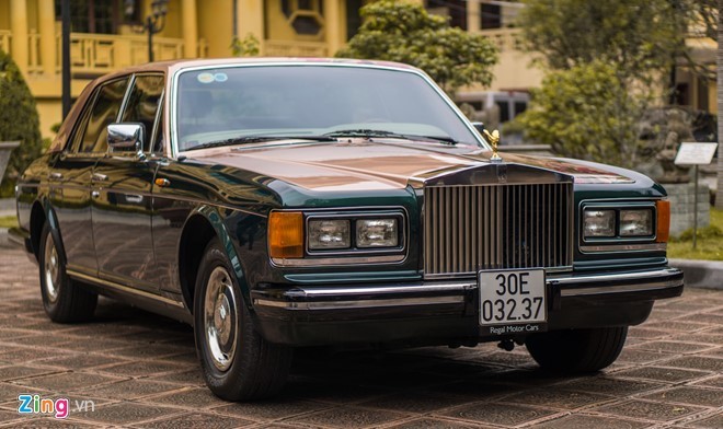 Chiếc Rolls-Royce mang nước sơn xanh hợp mệnh của ông Đoàn Hiếu Minh. Ảnh:Hồng Quân. Chiếc Rolls-Royce mang nước sơn xanh hợp mệnh của ông Đoàn Hiếu Minh. Ảnh:Hồng Quân.