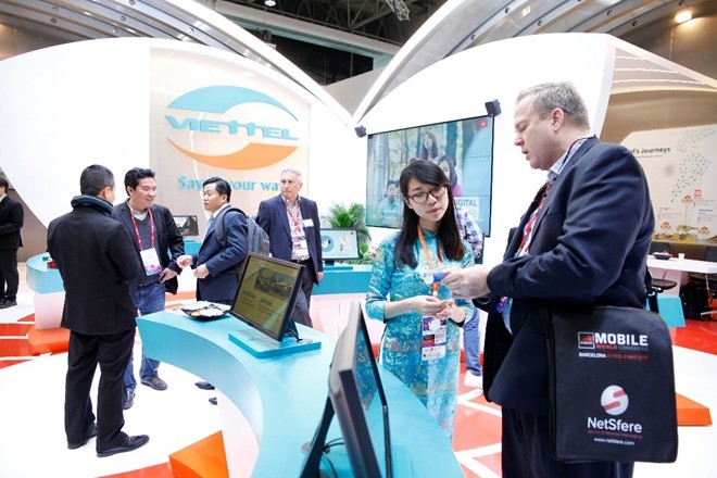 Cũng mang đến MWC 2017 các giải pháp ứng dụng CNTT trên nền tảng viễn thông, tạo ra các tiện ích xây dựng xã hội thông minh là Viettel, đại diện duy nhất của Việt Nam có gian hàng ở MWC 2017.