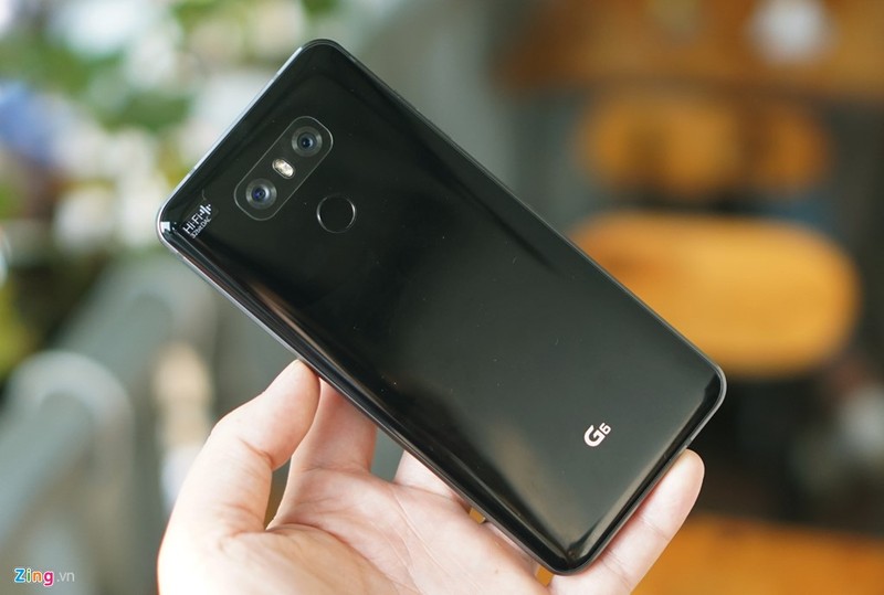 Lên kệ trước những siêu phẩm như Galaxy S8 hay Sony Xperia XZ Premium, G6 có lợi thế nhất định trong cuộc đua ở nhóm cao cấp năm nay. Mức giá ban đầu của máy còn cao. Tuy nhiên, thông lệ thị trường cho thấy giá máy sẽ giảm nhanh sau khi nguồn hàng ổn định. Lên kệ trước những siêu phẩm như Galaxy S8 hay Sony Xperia XZ Premium, G6 có lợi thế nhất định trong cuộc đua ở nhóm cao cấp năm nay. Mức giá ban đầu của máy còn cao. Tuy nhiên, thông lệ thị trường cho thấy giá máy sẽ giảm nhanh sau khi nguồn hàng ổn định.
