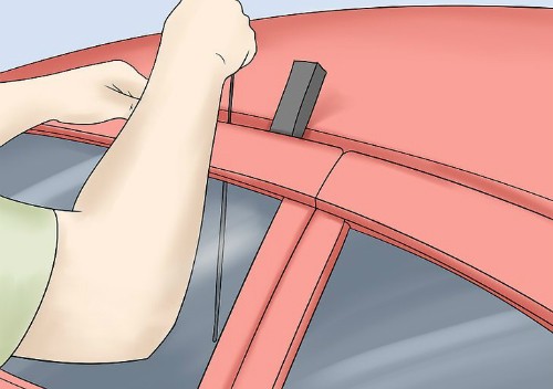4 cách 'cạy cửa' ôtô trong trường hợp khẩn cấp ảnh 3