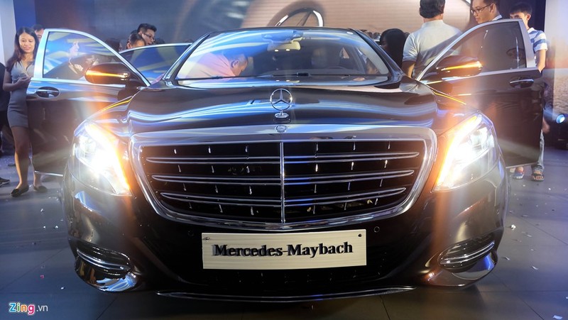 Một số tính năng khác đáng chú ý trên Mercedes-Maybach S400 là công nghệ Curve Dynamic Assist giúp tránh hiện tượng thiếu lái khi vào cua ở tốc độ cao. Hệ thống Crosswind Assist hỗ trợ người lái điều khiển khi có lực gió mạnh thổi ngang thân xe. Một số tính năng khác đáng chú ý trên Mercedes-Maybach S400 là công nghệ Curve Dynamic Assist giúp tránh hiện tượng thiếu lái khi vào cua ở tốc độ cao. Hệ thống Crosswind Assist hỗ trợ người lái điều khiển khi có lực gió mạnh thổi ngang thân xe.