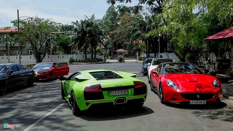 Ước tính trị giá dàn xe lên tới hàng chục tỷ đồng. Ước tính trị giá dàn xe lên tới hàng chục tỷ đồng.