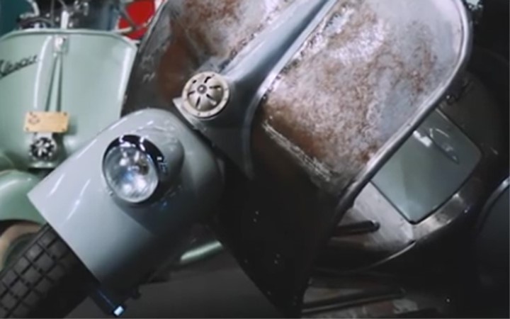 Chiếc Vespa cổ nhất hiện nay vẫn đang hoạt động tốt . Chiếc Vespa cổ nhất hiện nay vẫn đang hoạt động tốt .