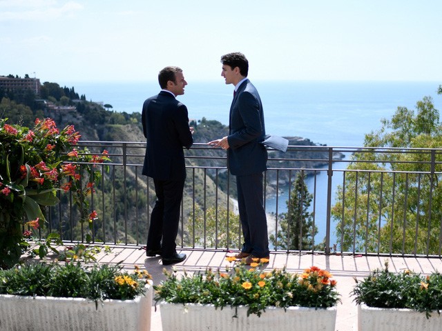 Những hình ảnh “đốn tim” dân mạng của hai vị nguyên thủ tại Hội nghị G7 ảnh 1