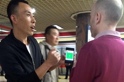 Giới ăn xin Trung Quốc ứng dụng QR Code như thế nào? Gioi an xin Trung Quoc ung dung QR Code nhu the nao?