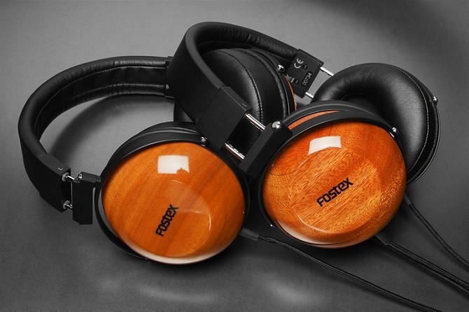 Fostex TH-X00

