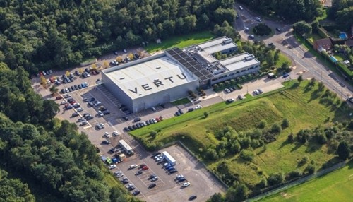 Vertu gap kho khan, thieu tien tra cho nhan vien va nha cung cap