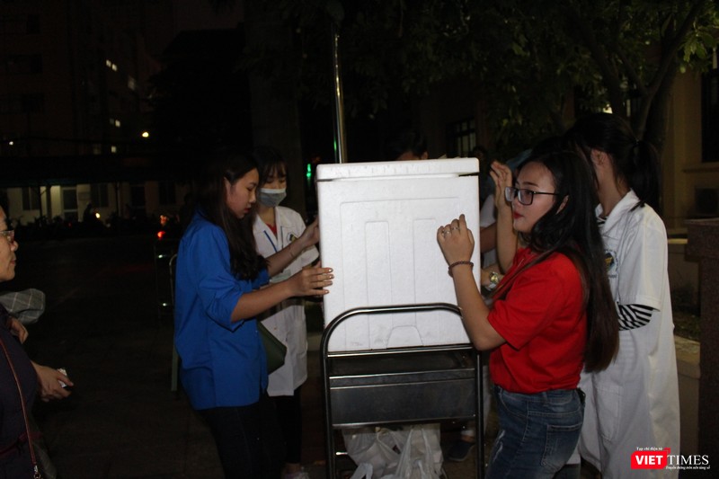 Hội Truyền thông số VN và công ty Don Chicken trao 900 suất quà thiện nguyện tại Bệnh viện 19-8 ảnh 5