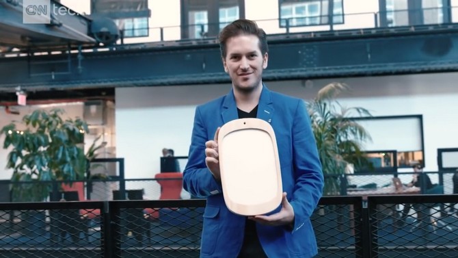 Gương thông minh chỉ cười mới hiện lên khuôn mặt của bạn ảnh 4 Gương thông minh chỉ cười mới hiện lên khuôn mặt của bạn ảnh 4