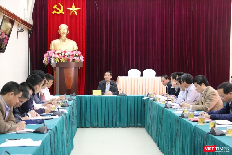 Bộ trưởng Bộ GTVT: Phải xử lý được trách nhiệm của Uber, Grab trong quản lý lái xe ảnh 1