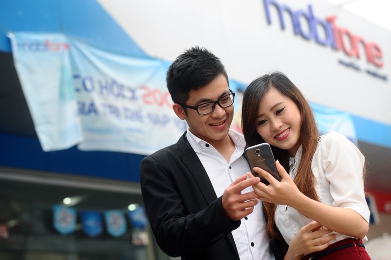 Ai đang nhòm ngó "miếng bánh" MobiFone?