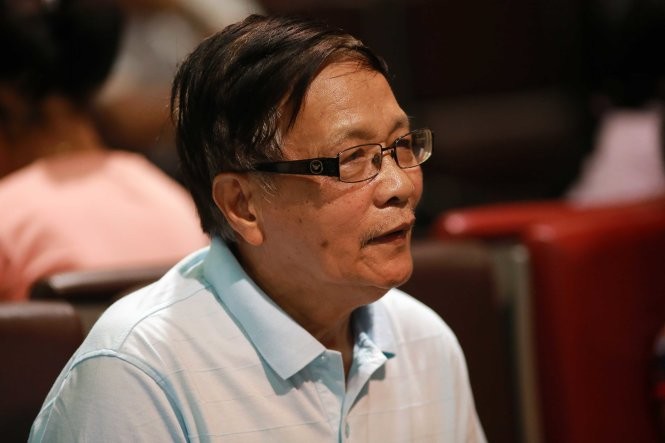 Ông Hoàng Công Quang – bố xạ thủ Hoàng Xuân Vinh có mặt tại sân bay đón con trai. Ảnh: NAM KHÁNH Ông Hoàng Công Quang – bố xạ thủ Hoàng Xuân Vinh có mặt tại sân bay đón con trai. Ảnh: NAM KHÁNH