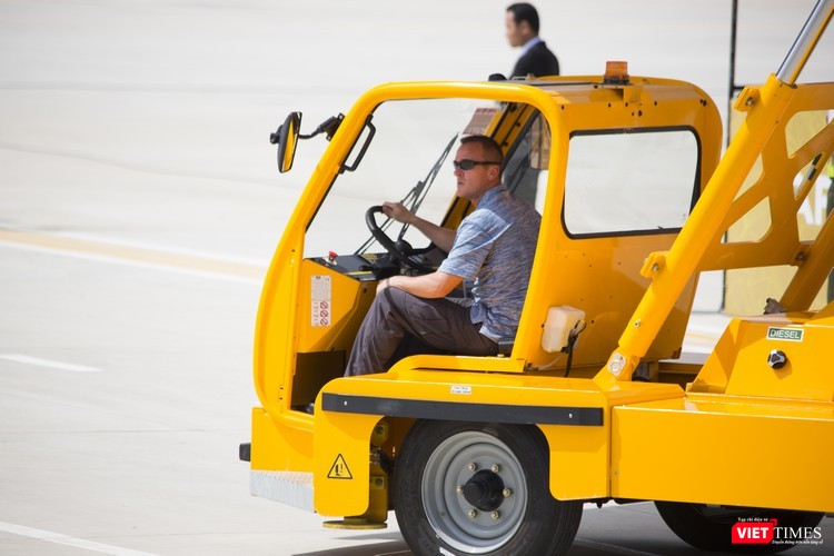 Lễ đón Tổng thống Mỹ Donald Trump đến Đà Nẵng dự Tuần lễ cấp cao APEC ảnh 7