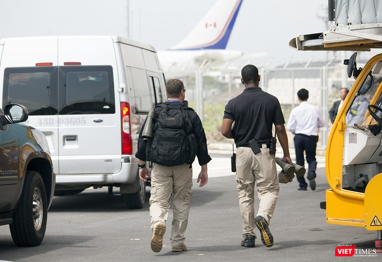 Lễ đón Tổng thống Mỹ Donald Trump đến Đà Nẵng dự Tuần lễ cấp cao APEC ảnh 2