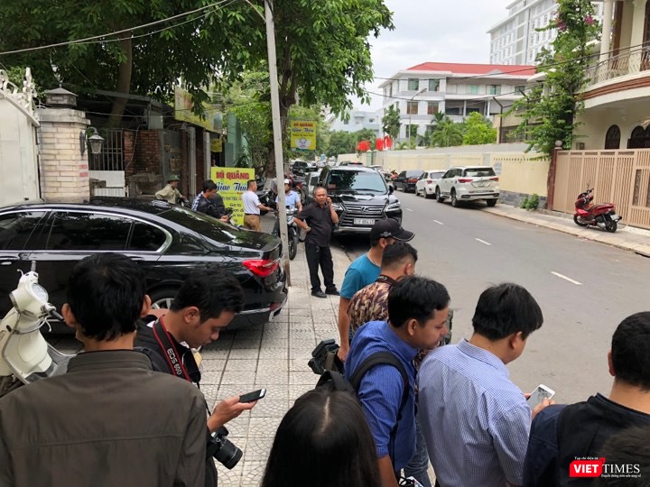 Công an khám xét nhà 2 cựu Chủ tịch TP. Đà Nẵng ảnh 11