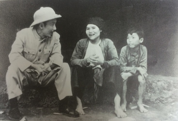 Những hình ảnh về cuộc đời bình dị của Bác ảnh 12