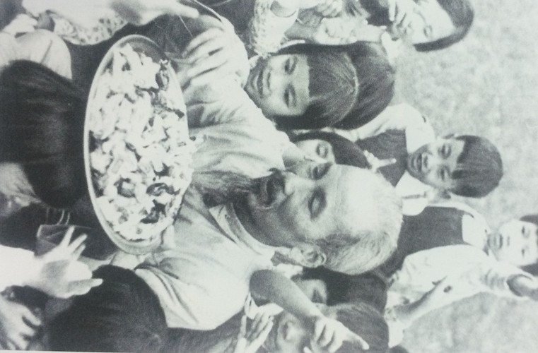 Những hình ảnh về cuộc đời bình dị của Bác ảnh 17