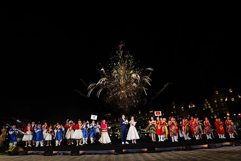 Âm thanh, ánh sáng, công nghệ kết hợp cùng những màn biểu diễn đậm đà văn hóa của các em nhỏ đến từ 8 nước tham dự Liên hoan thiếu nhi Quốc tế VTV 2019 Âm thanh, ánh sáng, công nghệ kết hợp cùng những màn biểu diễn đậm đà văn hóa của các em nhỏ đến từ 8 nước tham dự Liên hoan thiếu nhi Quốc tế VTV 2019