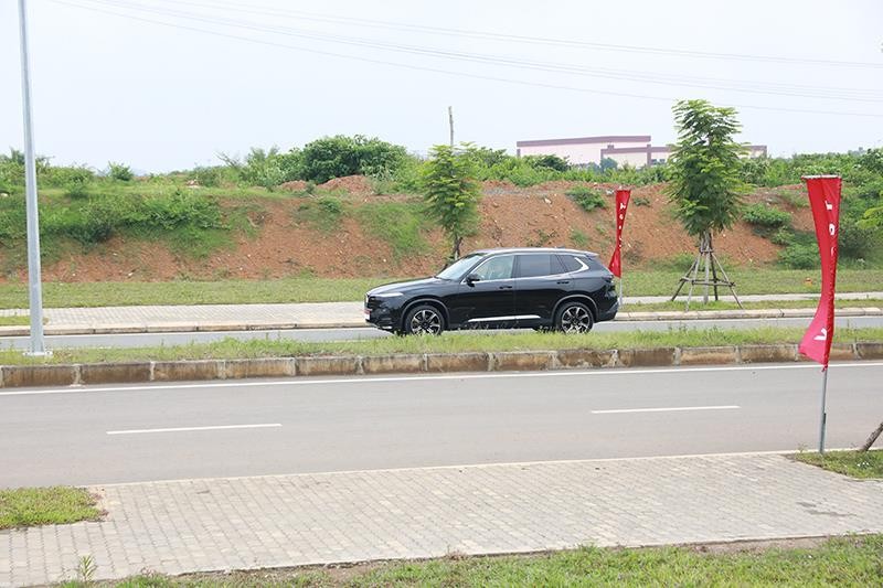 Không chỉ dễ dàng đạt tốc độ 100km/h, “tay lái” 94 tuổi đã hoàn toàn làm chủ chiếc xe với những pha tăng tốc, vào cua... vô cùng chuẩn xác. Không chỉ dễ dàng đạt tốc độ 100km/h, “tay lái” 94 tuổi đã hoàn toàn làm chủ chiếc xe với những pha tăng tốc, vào cua... vô cùng chuẩn xác.