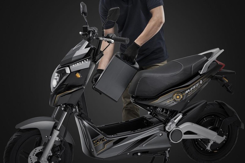 Với giải pháp đổi pin tiện dụng, người dùng xe máy điện VinFast Impes và VinFast Ludo sẽ không phải tự sạc... Với giải pháp đổi pin tiện dụng, người dùng xe máy điện VinFast Impes và VinFast Ludo sẽ không phải tự sạc...