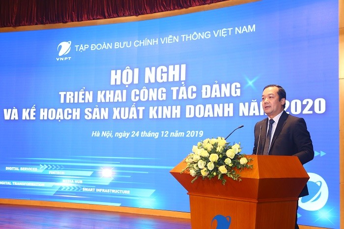 Tổng Giám đốc VNPT Phạm Đức Long phát biểu tại hội nghị Tổng Giám đốc VNPT Phạm Đức Long phát biểu tại hội nghị