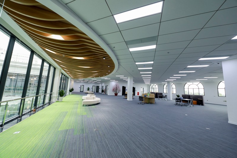 Cơ sở vật chất hiện đại là tiền đề quan trọng để VinUni thực hiện những phương pháp giáo dục tiên tiến nhất như đào tạo mô phỏng, học bằng thực chứng, học qua trải nghiệm. Cơ sở vật chất hiện đại là tiền đề quan trọng để VinUni thực hiện những phương pháp giáo dục tiên tiến nhất như đào tạo mô phỏng, học bằng thực chứng, học qua trải nghiệm.