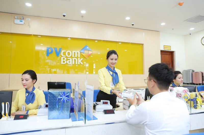 Với thu nhập chỉ từ 5 triệu đồng/tháng, khách hàng có thể dễ dàng mở thẻ tín dụng PVcomBank Mastercard với 0 đồng phí mở thẻ, 0 đồng phí thường niên năm đầu, chi tiêu trước trả tiền sau miễn lãi đến 55 ngày Với thu nhập chỉ từ 5 triệu đồng/tháng, khách hàng có thể dễ dàng mở thẻ tín dụng PVcomBank Mastercard với 0 đồng phí mở thẻ, 0 đồng phí thường niên năm đầu, chi tiêu trước trả tiền sau miễn lãi đến 55 ngày