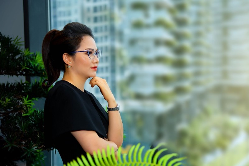 Bà Nguyễn Thị Định nhận chức CEO Sunshine Homes trong bối cảnh thị trường BĐS đối mặt với nhiều thách thức. Bà Nguyễn Thị Định nhận chức CEO Sunshine Homes trong bối cảnh thị trường BĐS đối mặt với nhiều thách thức.