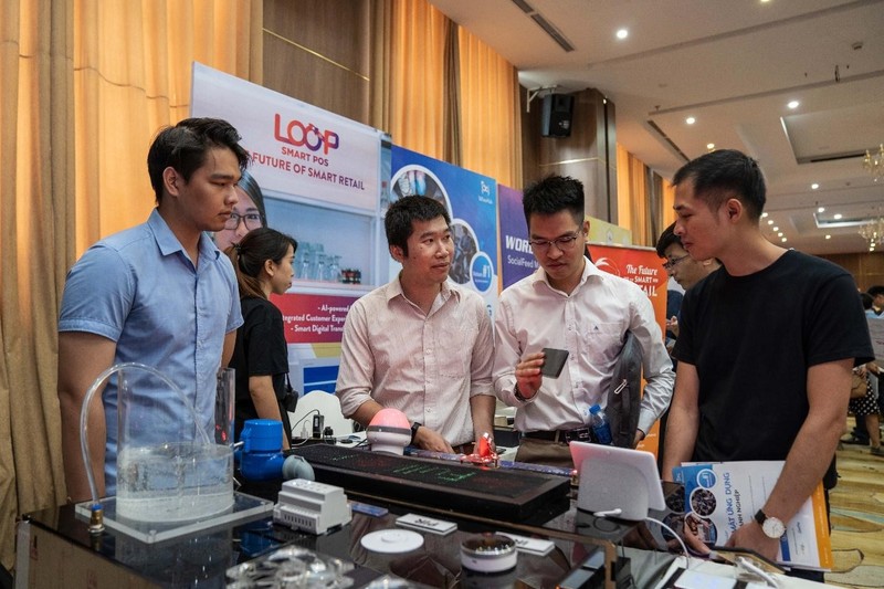 Khách hàng đặc biệt ấn tượng với những sản phẩm công nghệ được Sunshine Tech giới thiệu tại sự kiện 