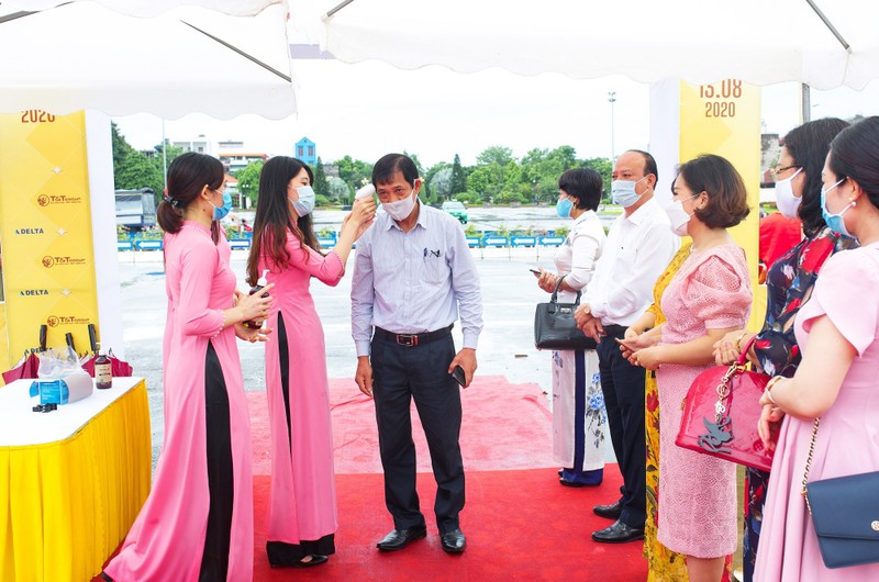 Công tác phòng, chống dịch Covid-19 được thực hiện nghiêm túc trong suốt quá trình diễn ra buổi lễ Công tác phòng, chống dịch Covid-19 được thực hiện nghiêm túc trong suốt quá trình diễn ra buổi lễ